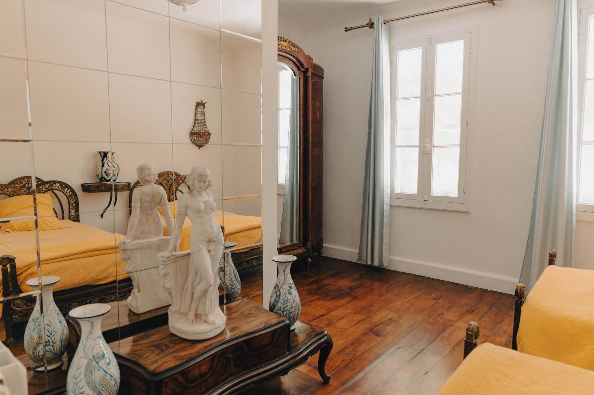 Mas Du Versadou, Dans Un Espace Naturel Protege, Piscine Couverte Chauffee Toute L'Annee, Spa Et Salle De Jeux Saint-Gilles  Room photo