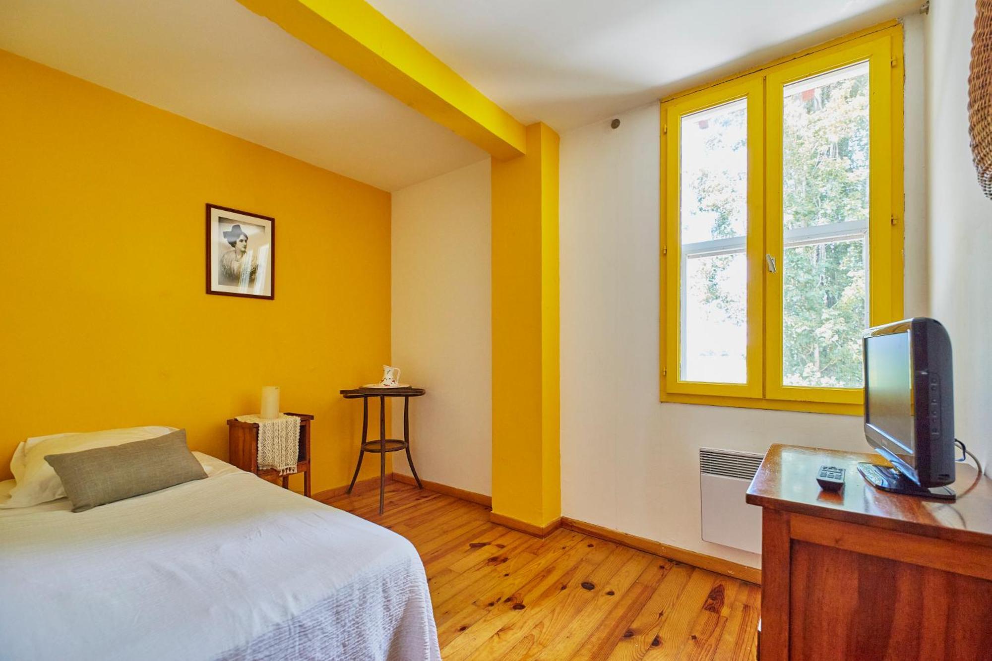 Mas Du Versadou, Dans Un Espace Naturel Protege, Piscine Couverte Chauffee Toute L'Annee, Spa Et Salle De Jeux Saint-Gilles  Room photo